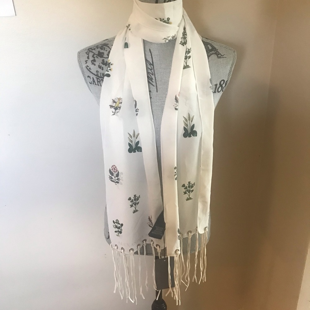BNWT Alexander McQueen silk scarf